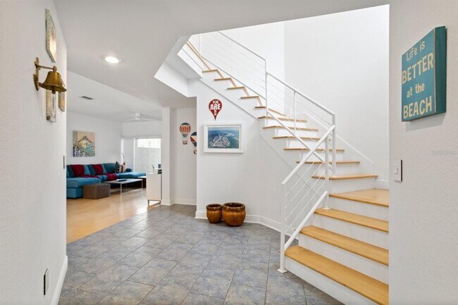 Building Photo - 722 Pinellas Bayway S