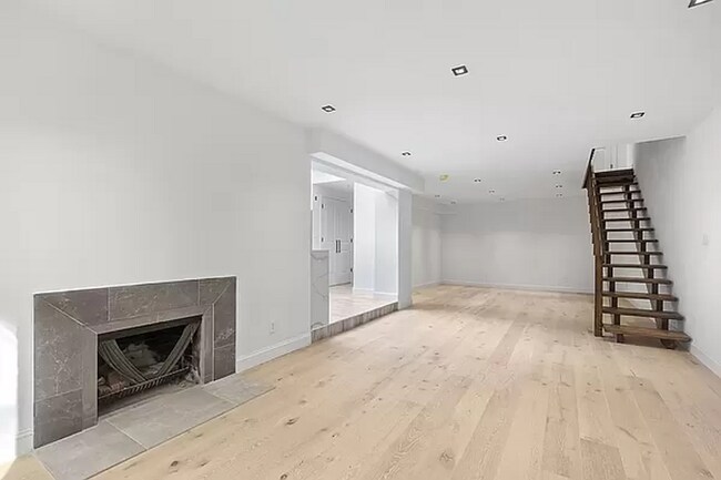 Building Photo - 143 E 17th St