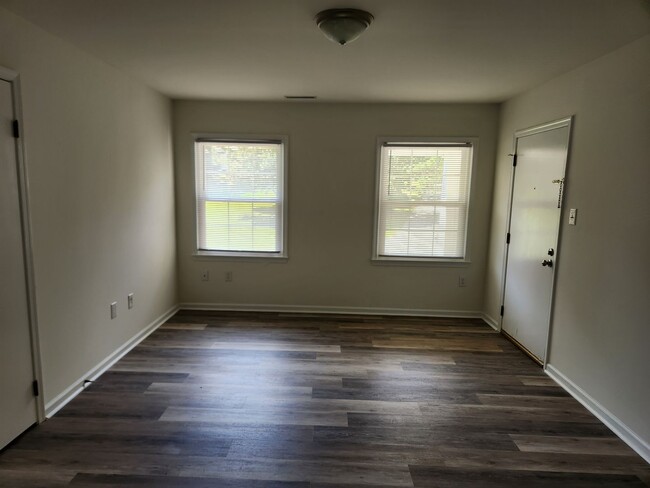 Foto del edificio - 2 Bedroom Apartment-Blackstone, Va