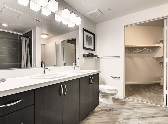 Foto del edificio - 4700 E Cherry Creek South Dr