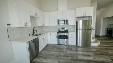 Building Photo - 5535-5539 Potomac St