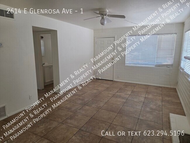 Foto del edificio - 2614 E Glenrosa Ave
