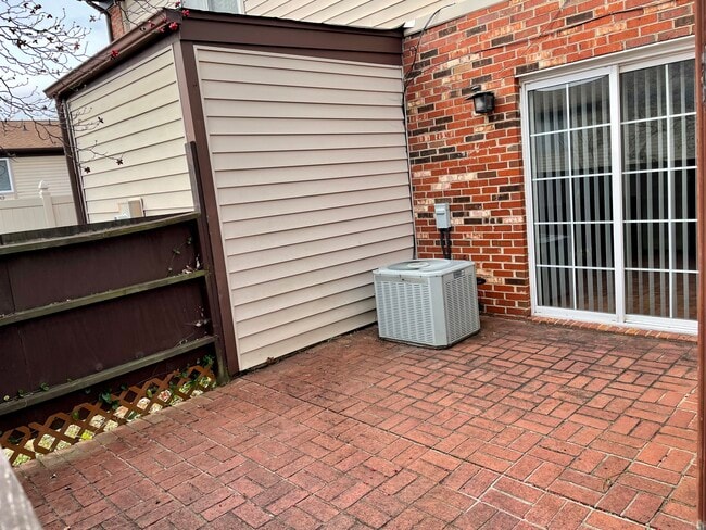 Building Photo - 103 Belle Terre Dr