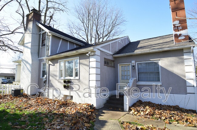 Building Photo - 216 Cherrington Rd