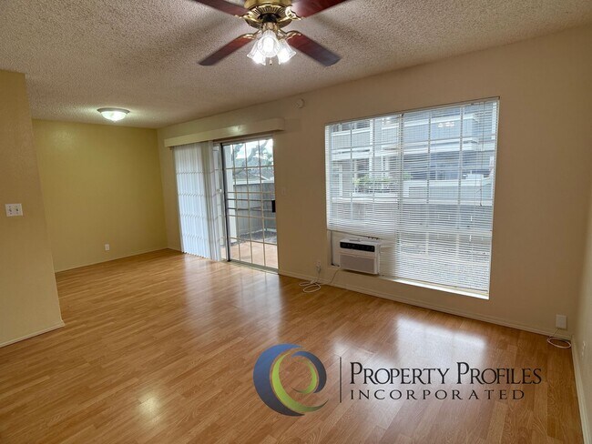 Building Photo - Royal Palm Waipio 2br/1ba/1pkg Ground Floor!