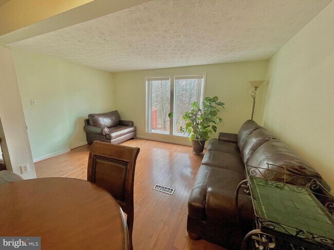 Building Photo - 13837 Palmer House Way