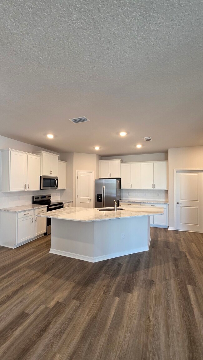 Foto del edificio - 642 157th Ct E