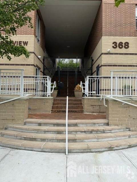 Building Photo - 368 Rector St