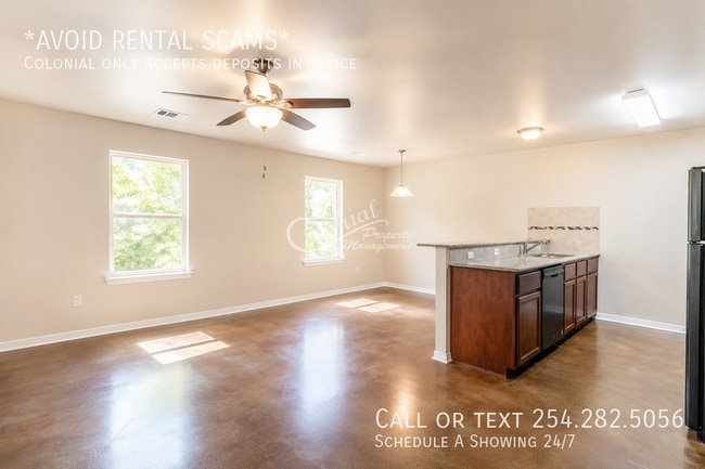Building Photo - 809 Carla Kay Dr