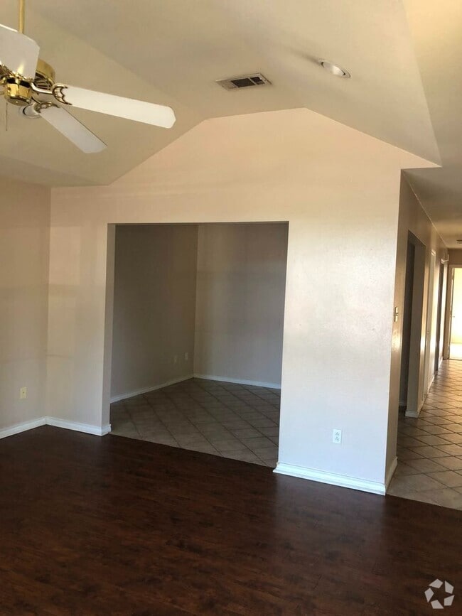 Building Photo - 2307 Axis Ct