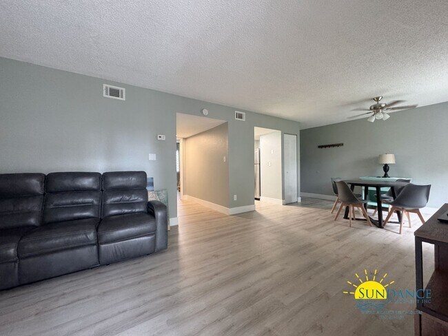 Foto del edificio - Waterfront 2 Bedroom Condo in Fountainhead!