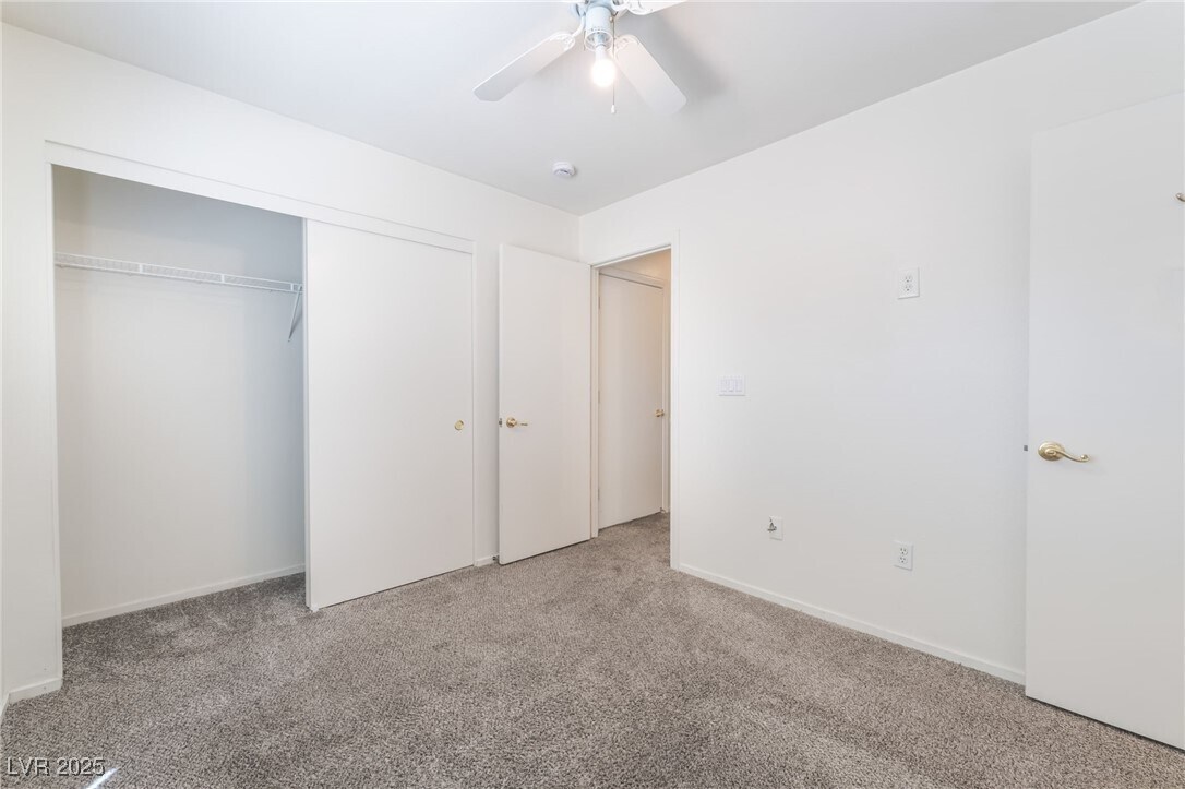 Foto del edificio - 7290 Victoria Oak Ct