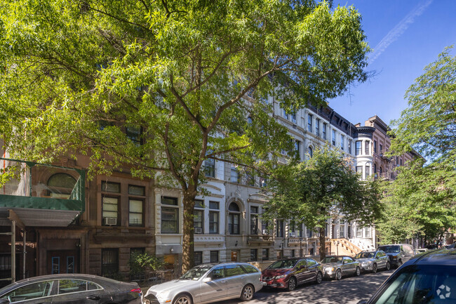 Building Photo - 66 W 82nd St