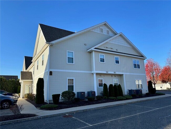 Building Photo - 500 Mendon Rd