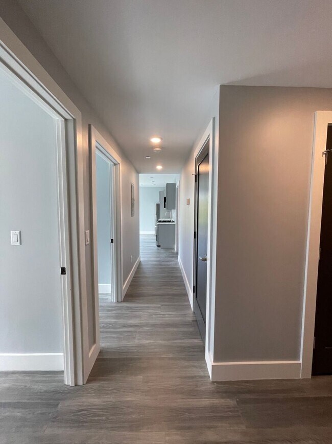 Foto del edificio - Charming 3 Bedroom-No Broker Fee