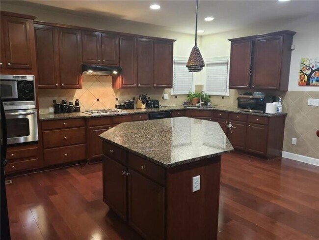 Building Photo - 304 Kent Valley Cir