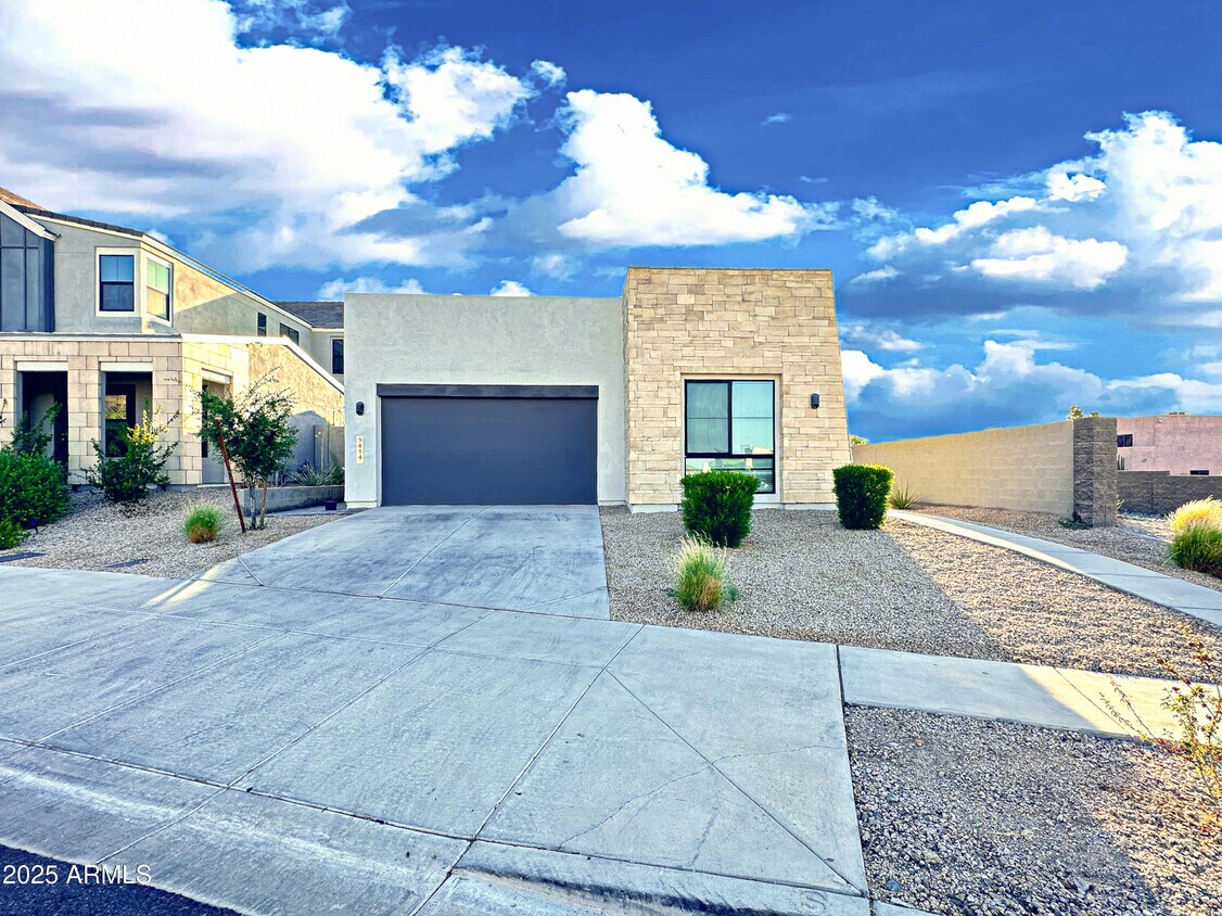 Foto principal - 9414 S 7th Pl