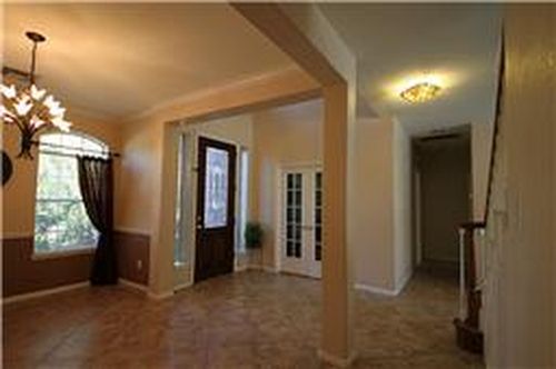 Building Photo - 10 Old River Pl