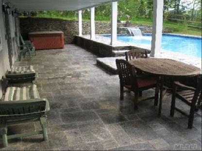 Foto del edificio - 17 Baycrest Ave