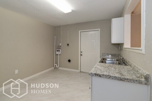 Building Photo - NOW AVAILABLE! 566-572 Figuera Ave Unit 1,...