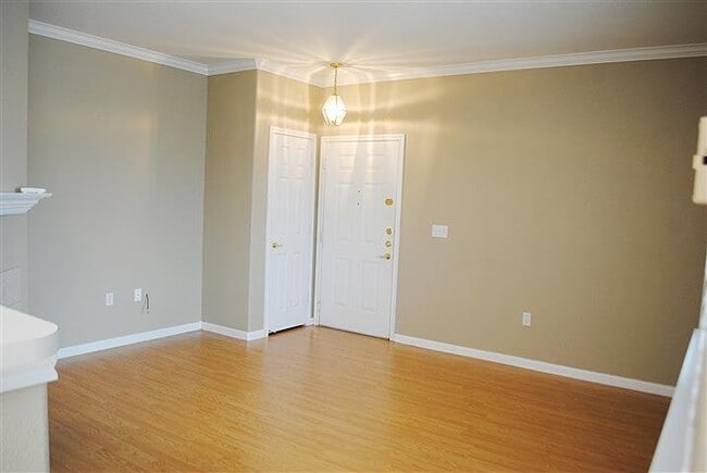Building Photo - 3880 Riviera Grove