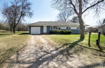 Building Photo - 16943 Hwy 65 NE