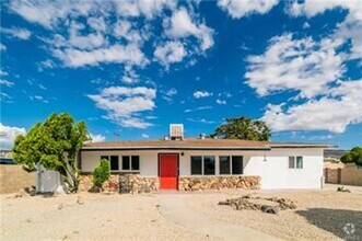 Building Photo - 55820 Santa Fe Trail