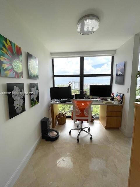 Foto del edificio - 1865 Brickell Ave