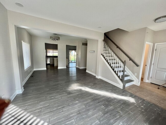 Building Photo - 1099 Bayswater Dr