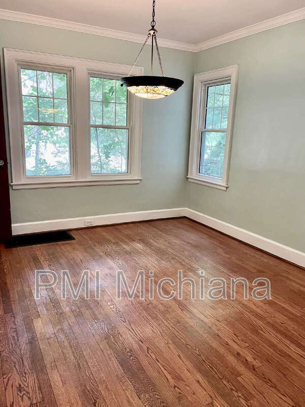 Foto del edificio - 1151 Hillcrest Rd