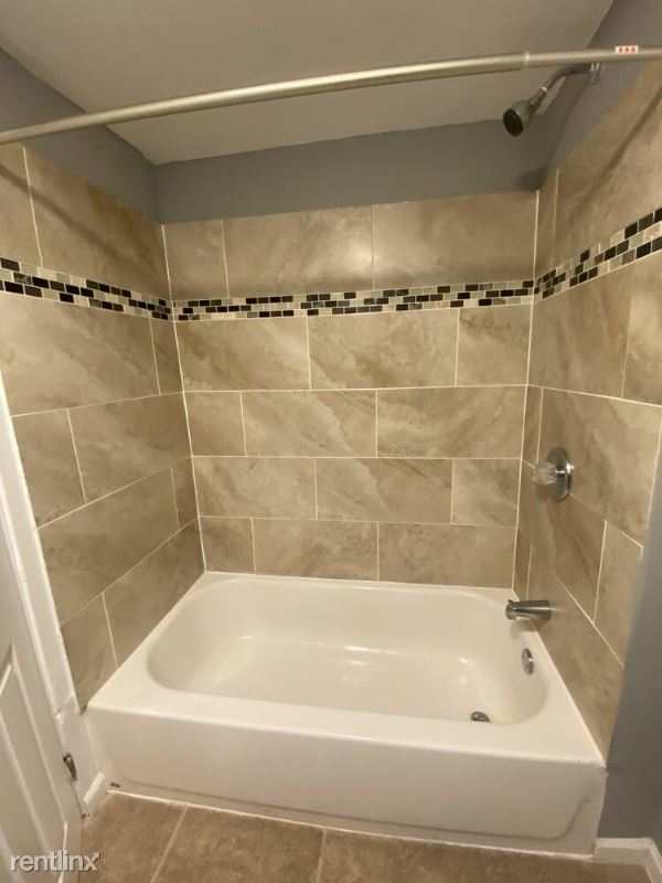 Foto principal - 2328 N Lawndale Ave