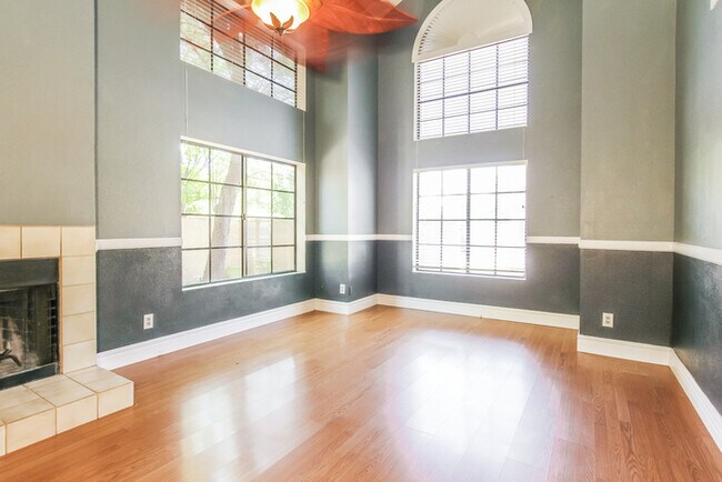 Foto del edificio - 2033 N Sunset Dr