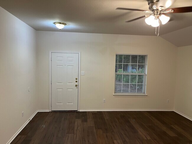 Foto del edificio - 8409 Sussex St