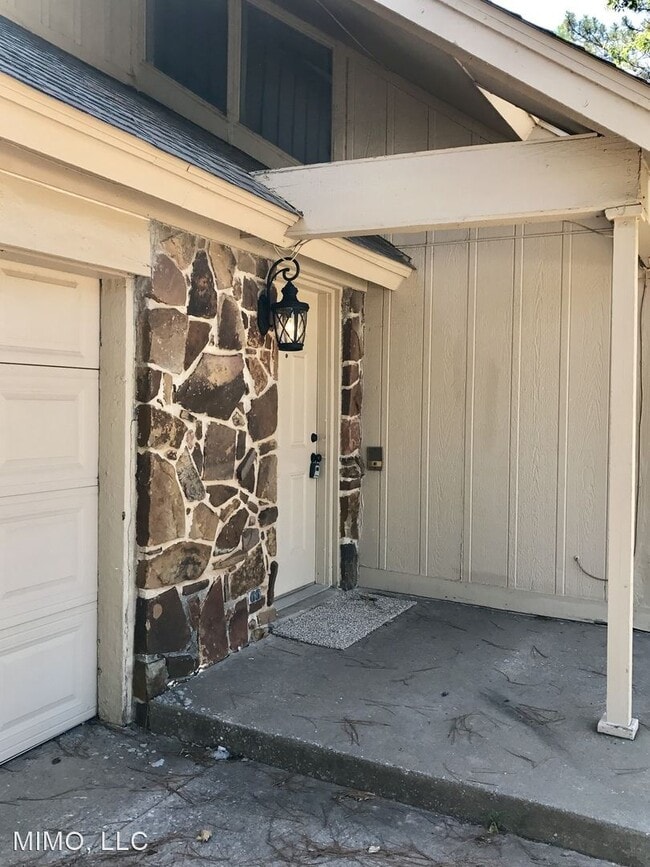 Building Photo - 2 br, 2.5 bath House - 13428 Clearbrook