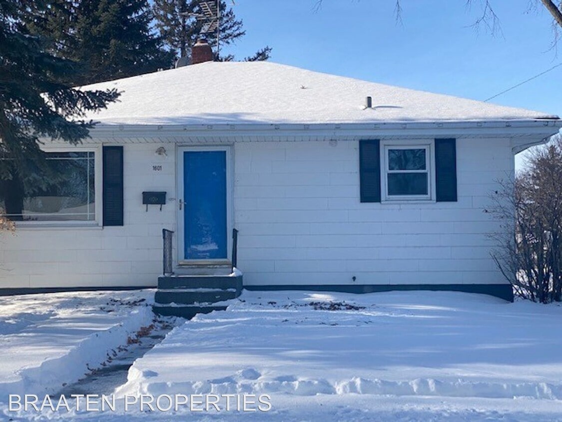 Primary Photo - 4 br, 2 bath House - 1601 6th St S