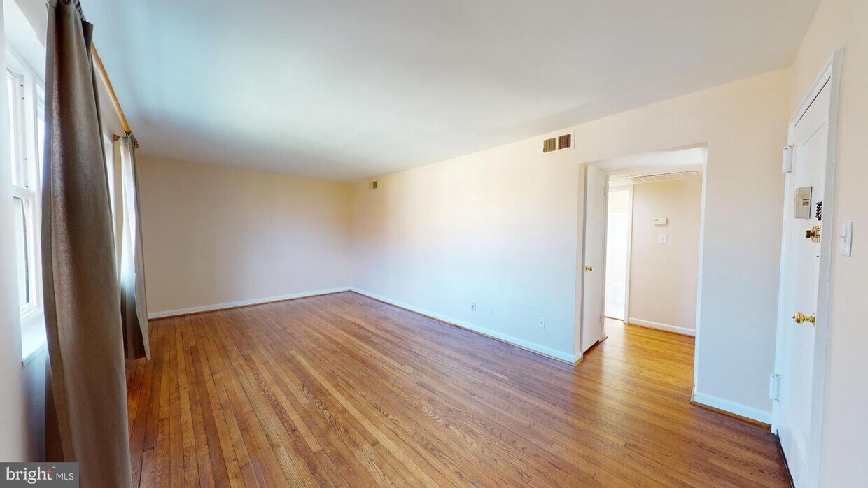 Primary Photo - 6186 Greenwood Dr