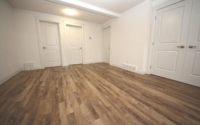 Building Photo - 0 Bed 0 Bath Unit in Fort Mcmurray, AB