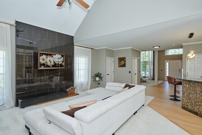 Foto del edificio - 26300 W Chatham Dr