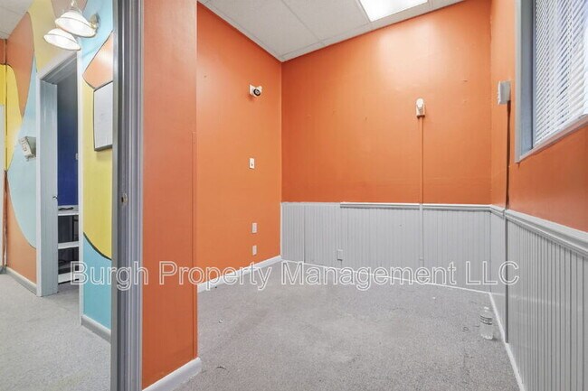 Building Photo - 502 Walnut Ave