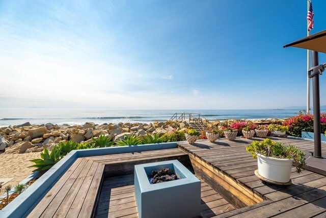 Building Photo - 5356 Rincon Beach Park Dr