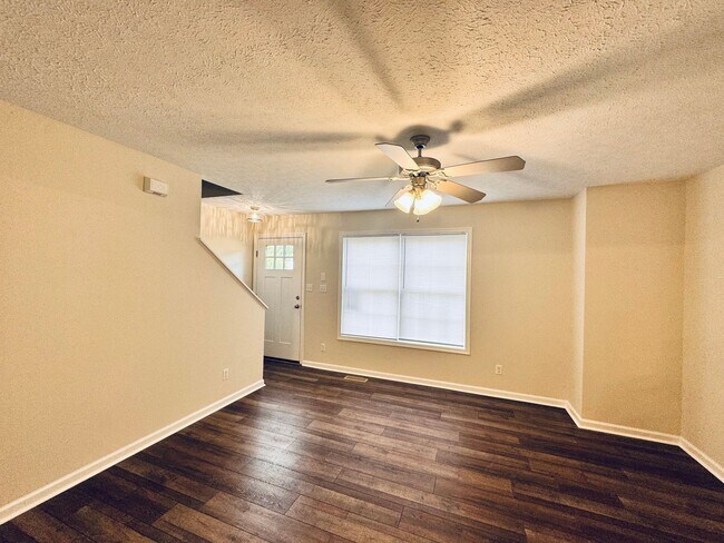 Foto del edificio - 107 Willard Way
