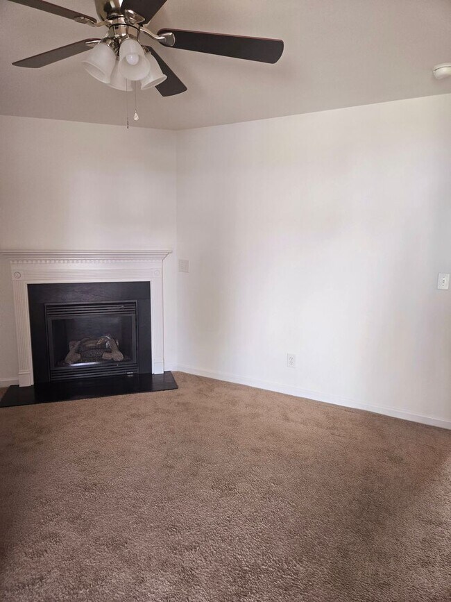 Foto del edificio - 3 bedroom Greensboro rental with attached ...