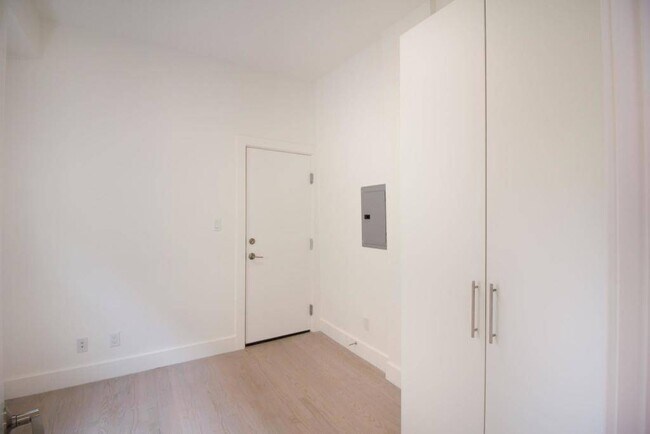 Foto del edificio - 1912 Mission St