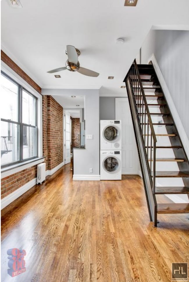 Building Photo - East 13th Street