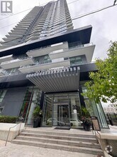 Building Photo - 30-2630 Roehampton Ave
