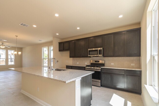 Building Photo - 1660 Coral Sunrise Trl
