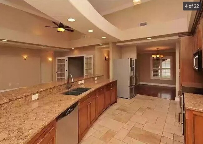 Building Photo - 4606 Cloverlawn Dr