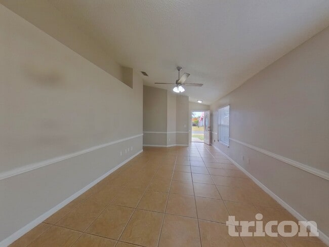 Building Photo - 9743 Red Clover Ave