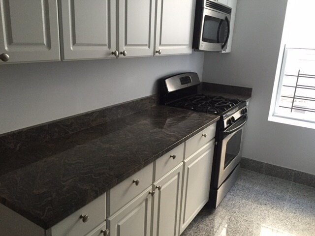 kitchen counter - 70 Dahill Rd