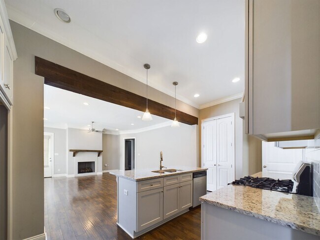 Foto del edificio - COMING SOON! Welcome to your charming rental home, where comfort and style come together seamlessly!